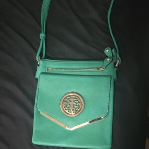 Elegant Green Crossbody Bag